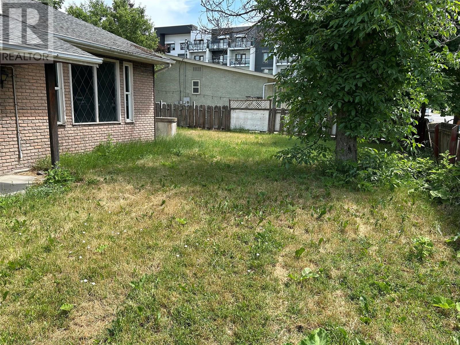  2571 Lakeshore Road, Vernon