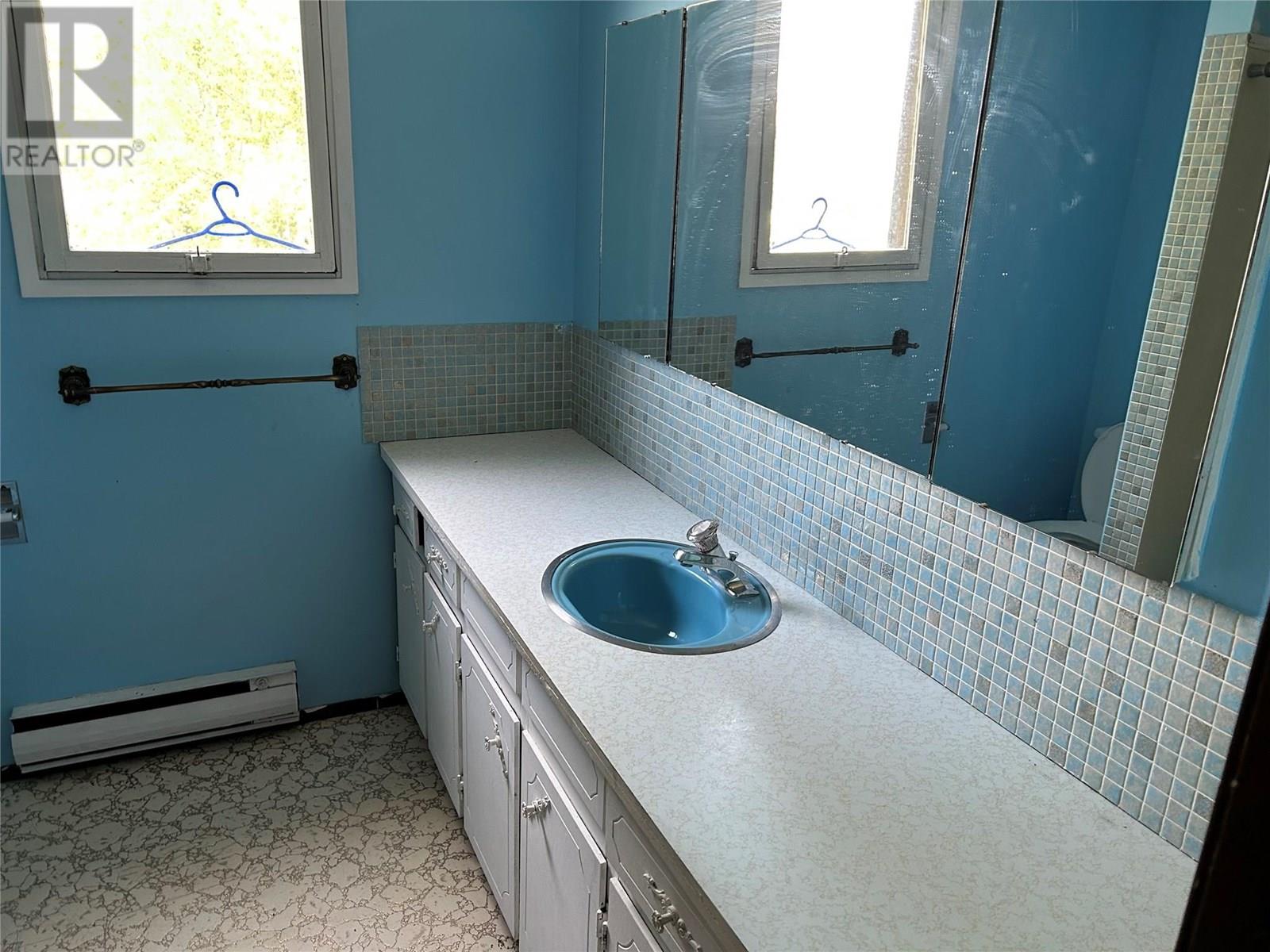  2571 Lakeshore Road, Vernon