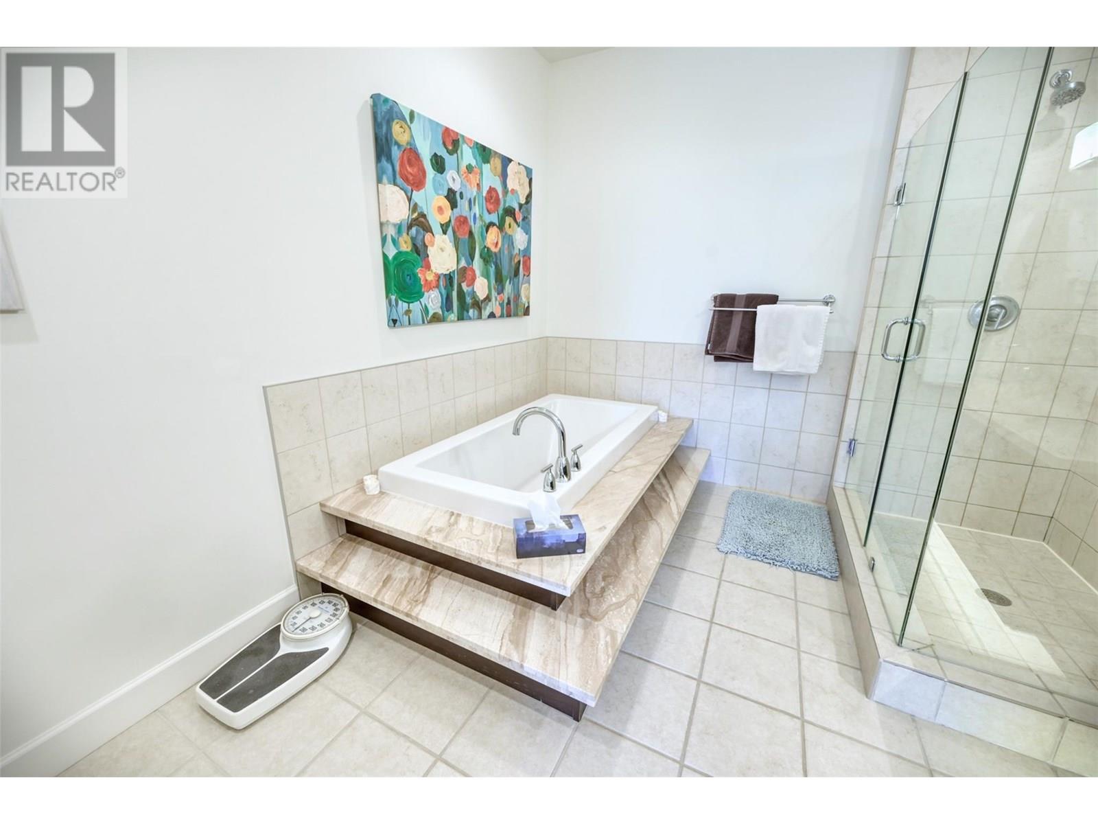 4215 PEBBLE BEACH Drive, Osoyoos