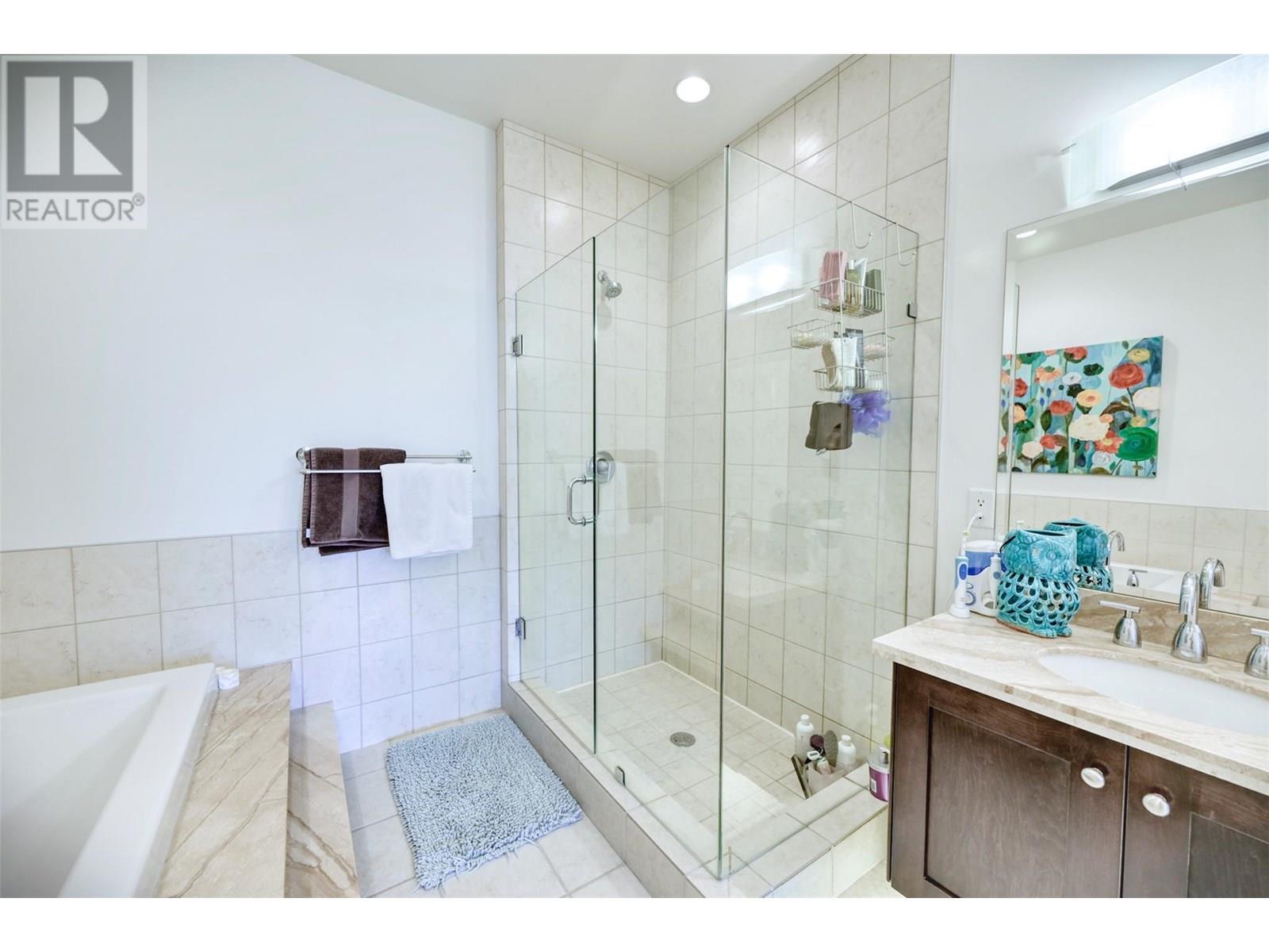 4215 PEBBLE BEACH Drive, Osoyoos