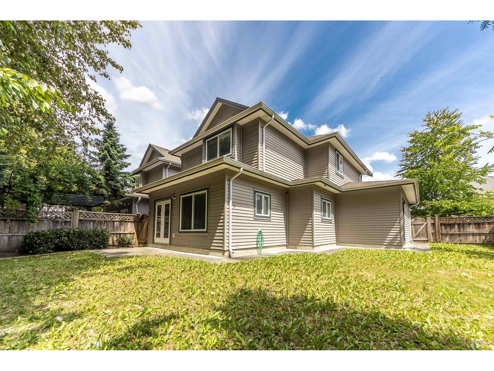 Photo 2 of 10627 144th Street, Surrey BC