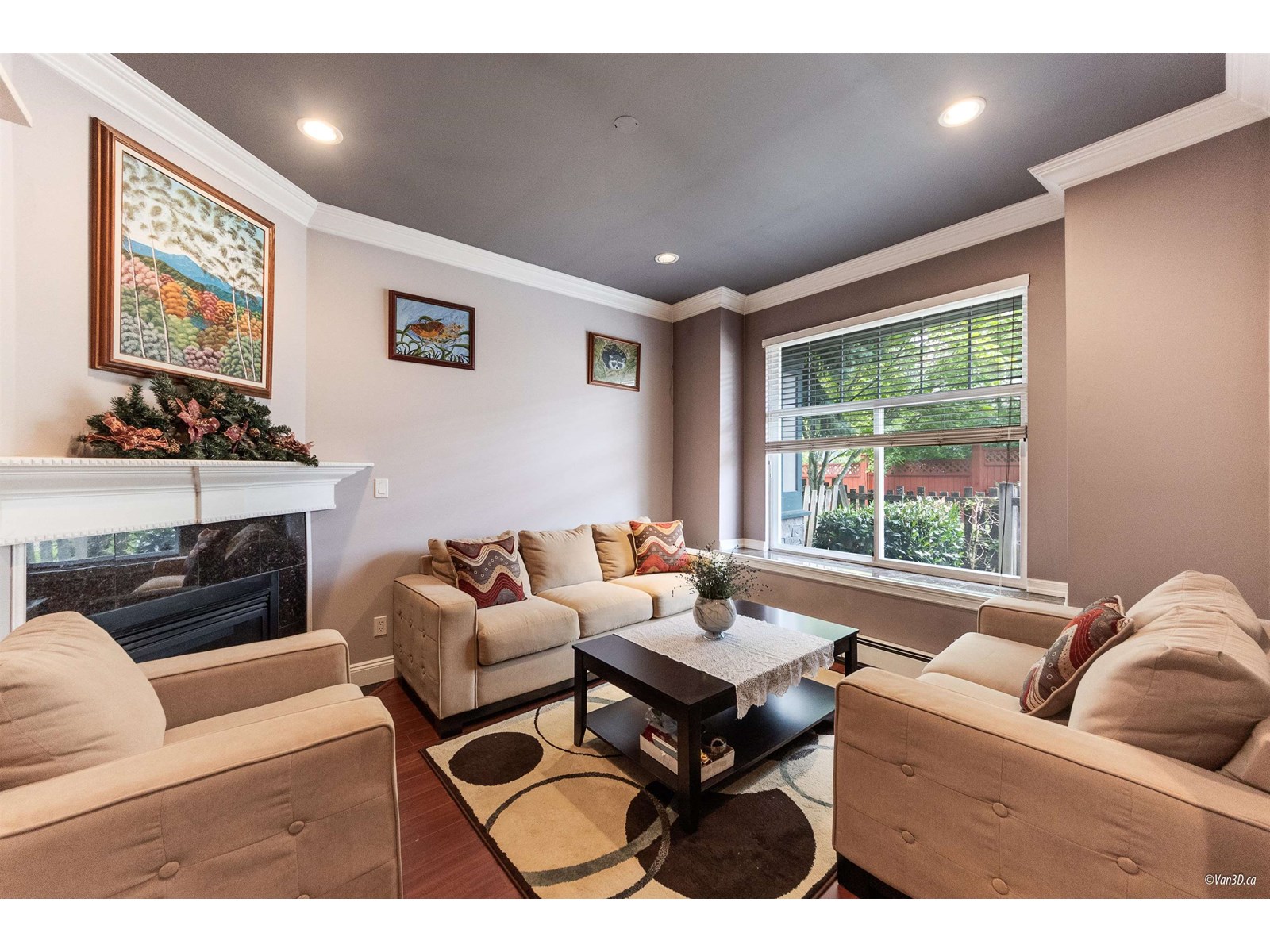 Photo 4 of 10627 144th Street, Surrey BC