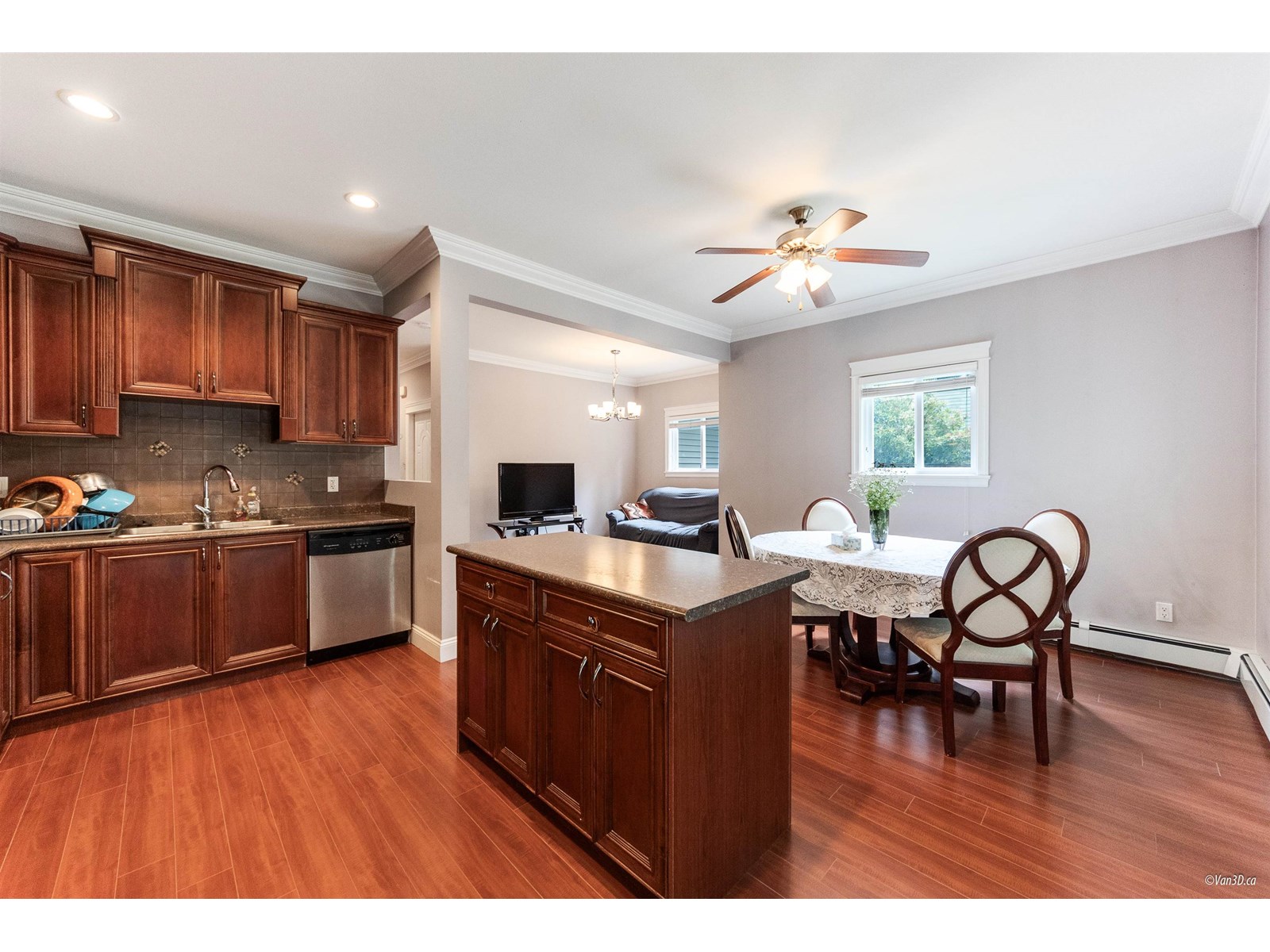 Photo 7 of 10627 144th Street, Surrey BC
