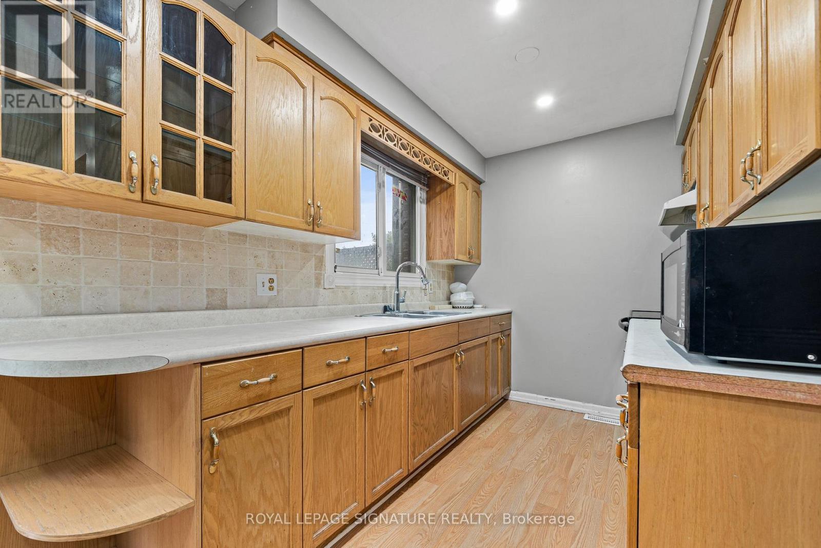 Photo 16 of 32 A Crossley Drive, Port Hope ON