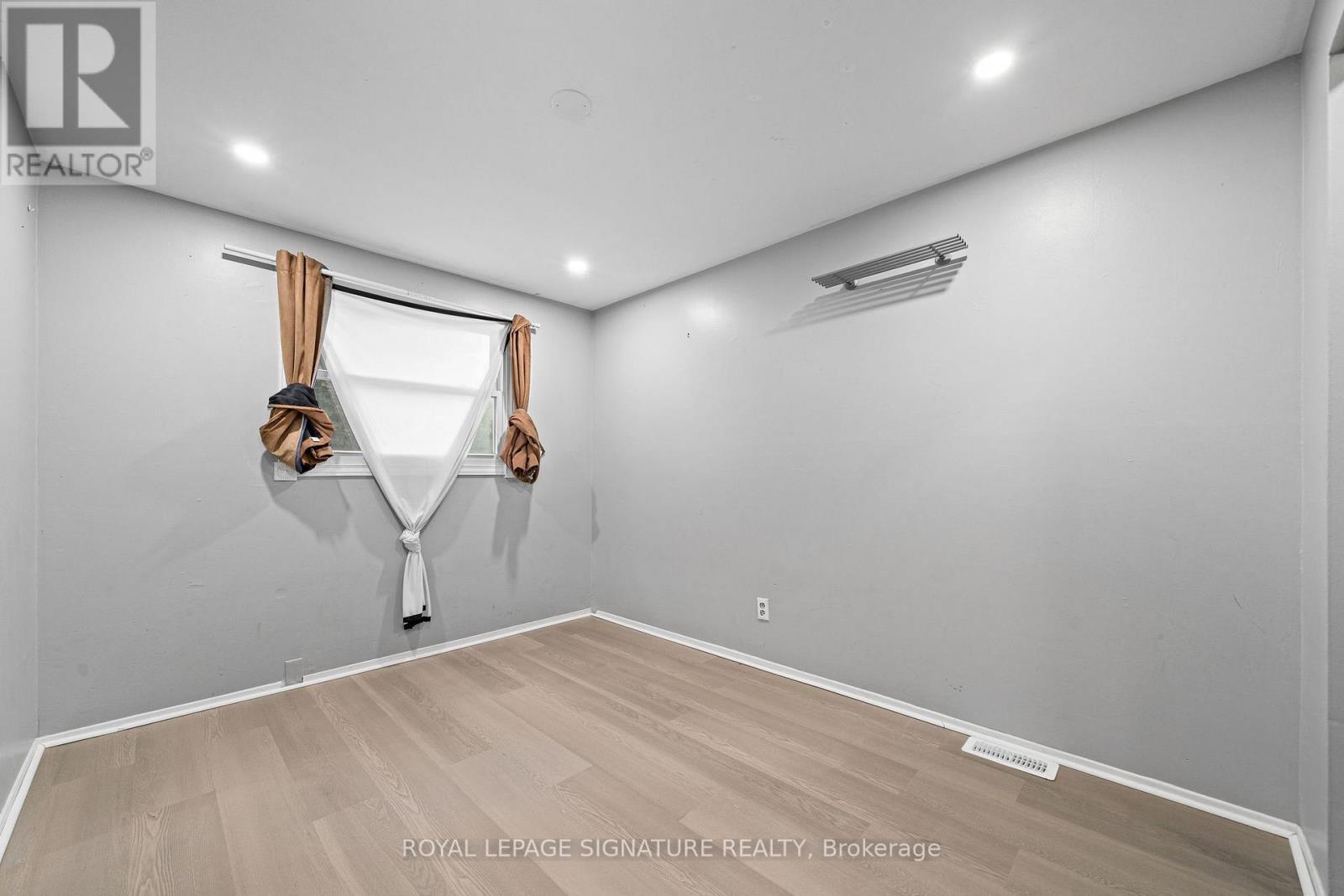 Photo 7 of 32 A Crossley Drive, Port Hope ON