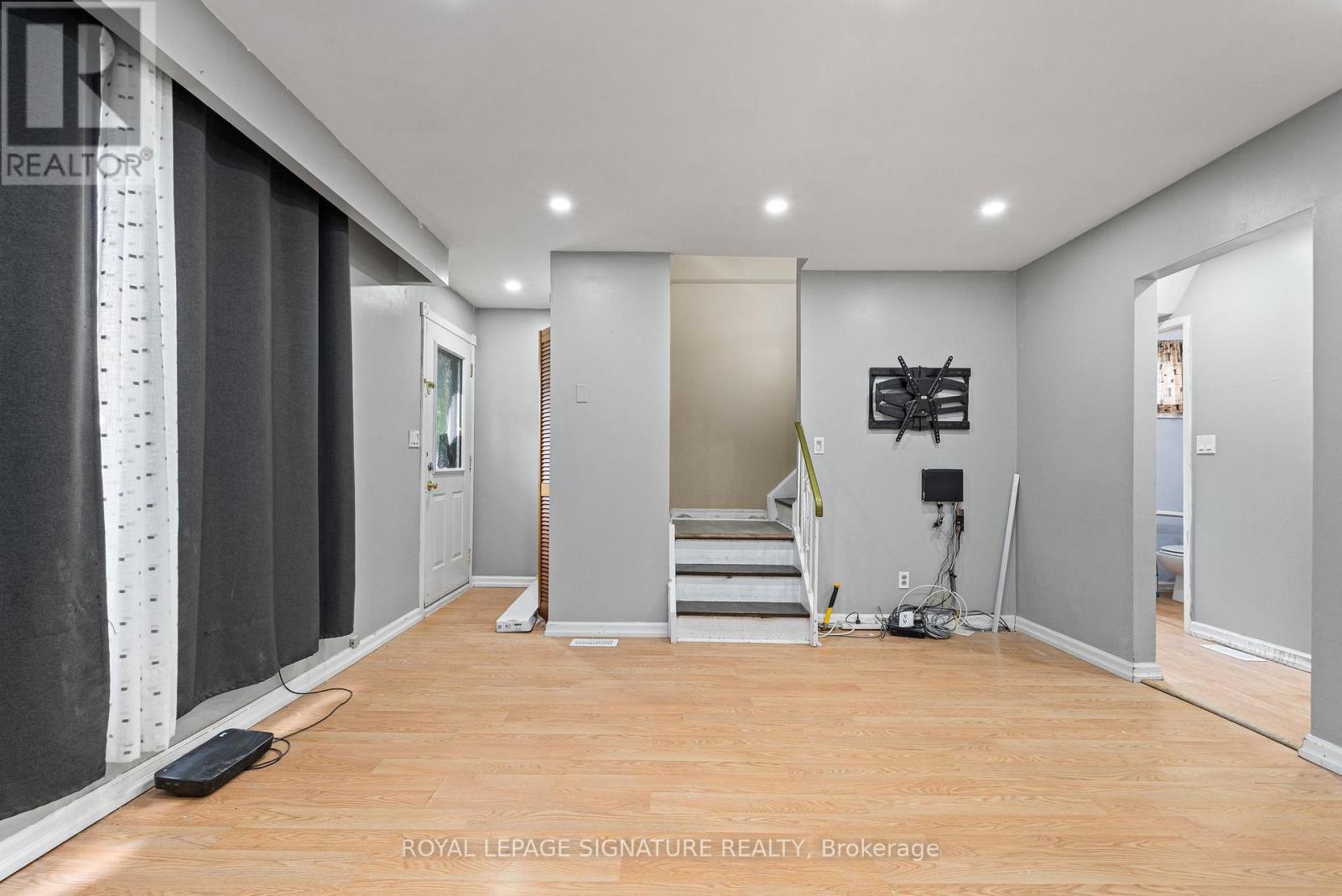 Photo 25 of 32 A Crossley Drive, Port Hope ON