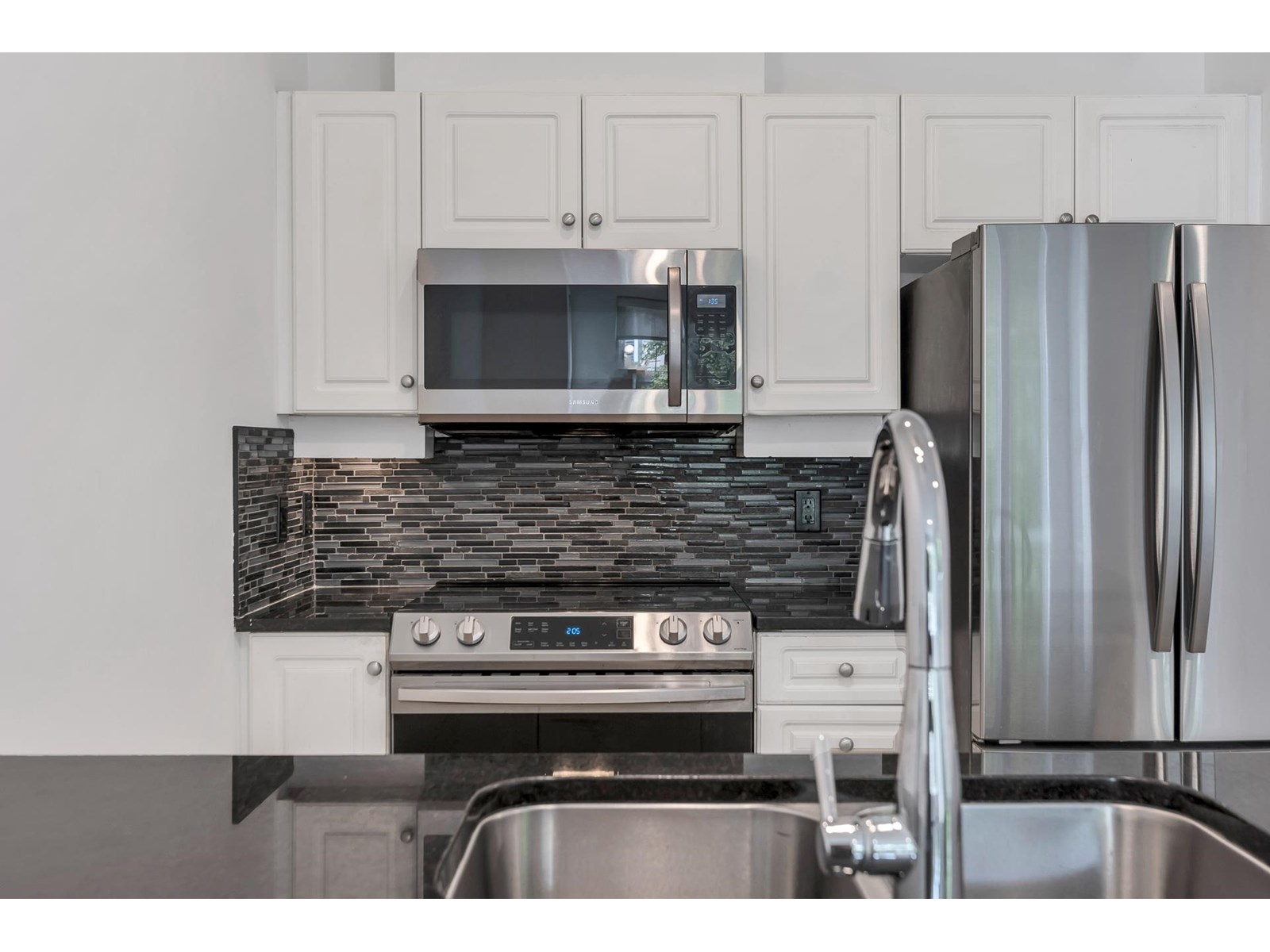 Photo 9 of 207 5475 201 Street, Langley BC