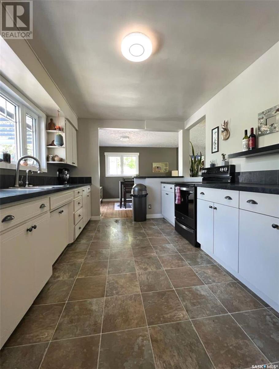 Photo 13 of 394 3rd Avenue Se, Swift Current SK
