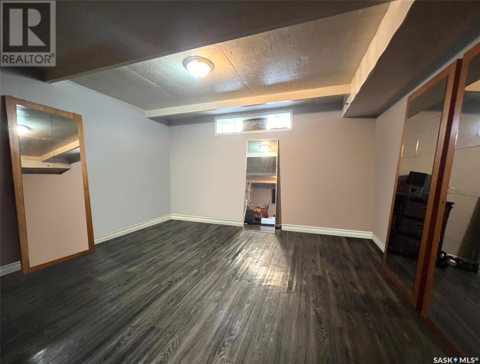 Photo 9 of 394 3rd Avenue Se, Swift Current SK
