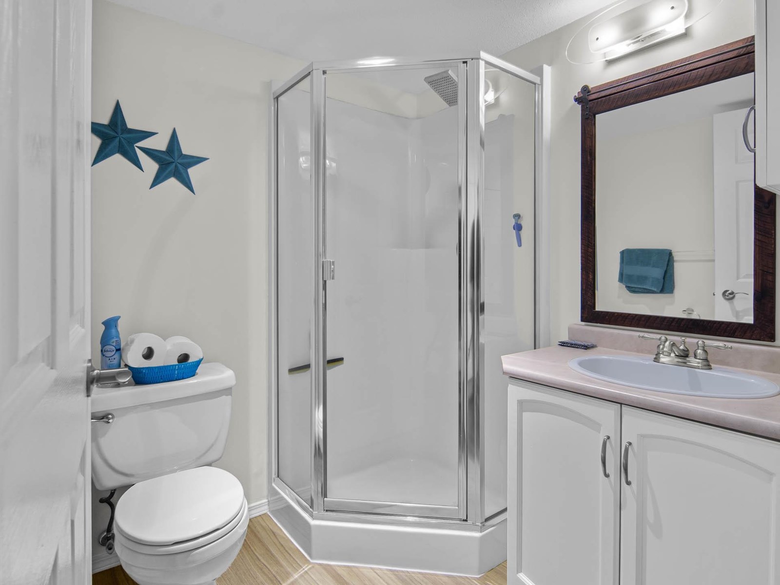 106 170 CEDAR AVENUE, Harrison Hot Springs, Harrison Hot Springs