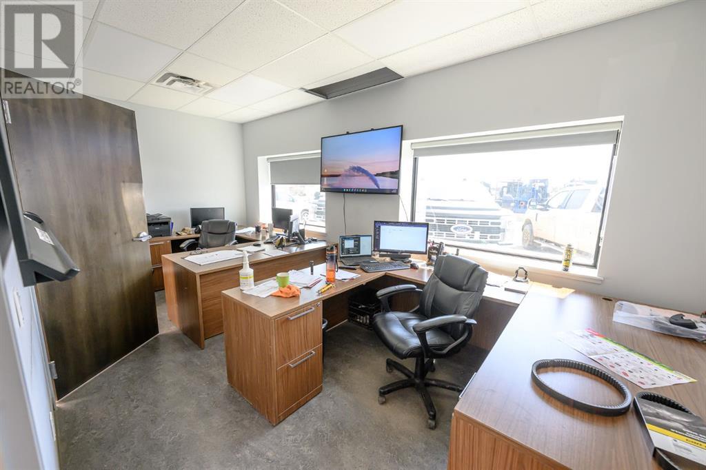 Photo 17 of 10211 97 Avenue, Clairmont AB