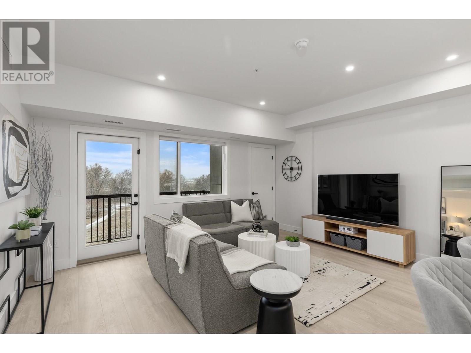 406 1220 Pacific Avenue, Kelowna