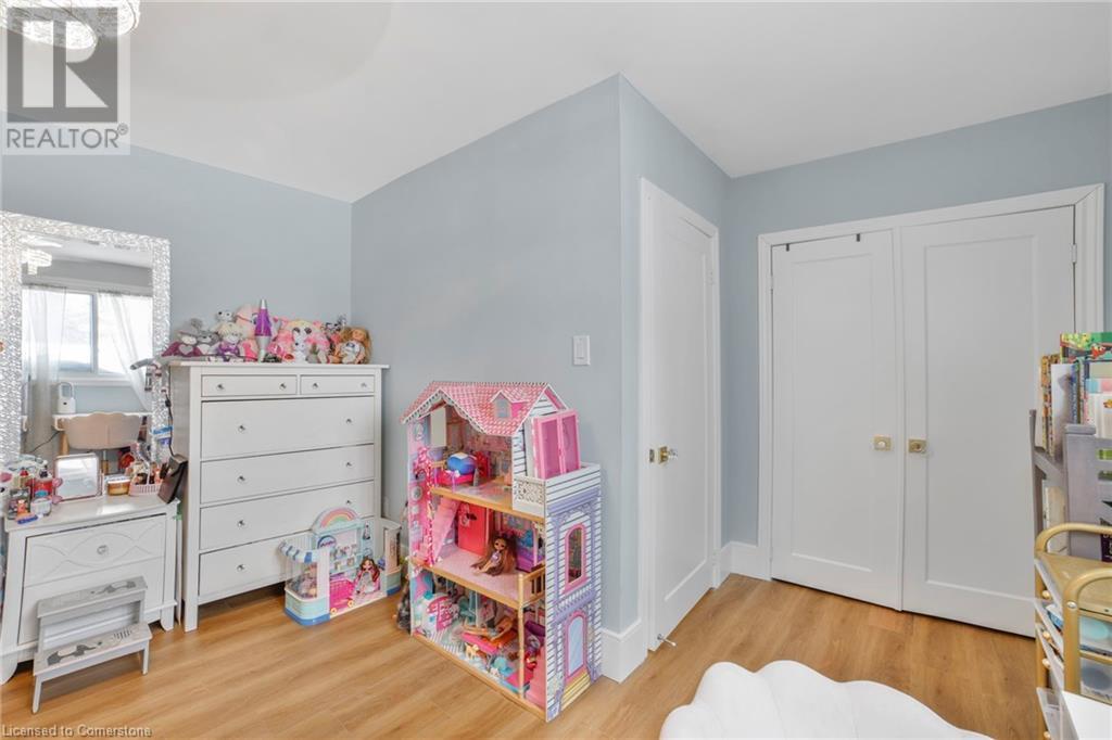 Photo 8 of 621 Francis Road, Burlington ON