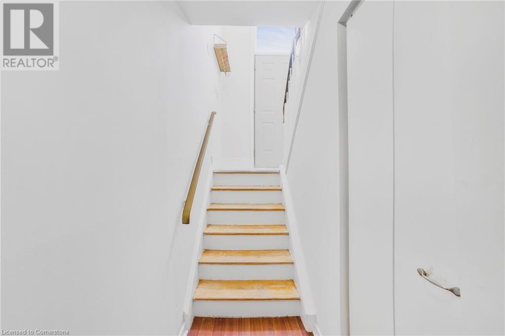 Photo 2 of 621 Francis Road, Burlington ON