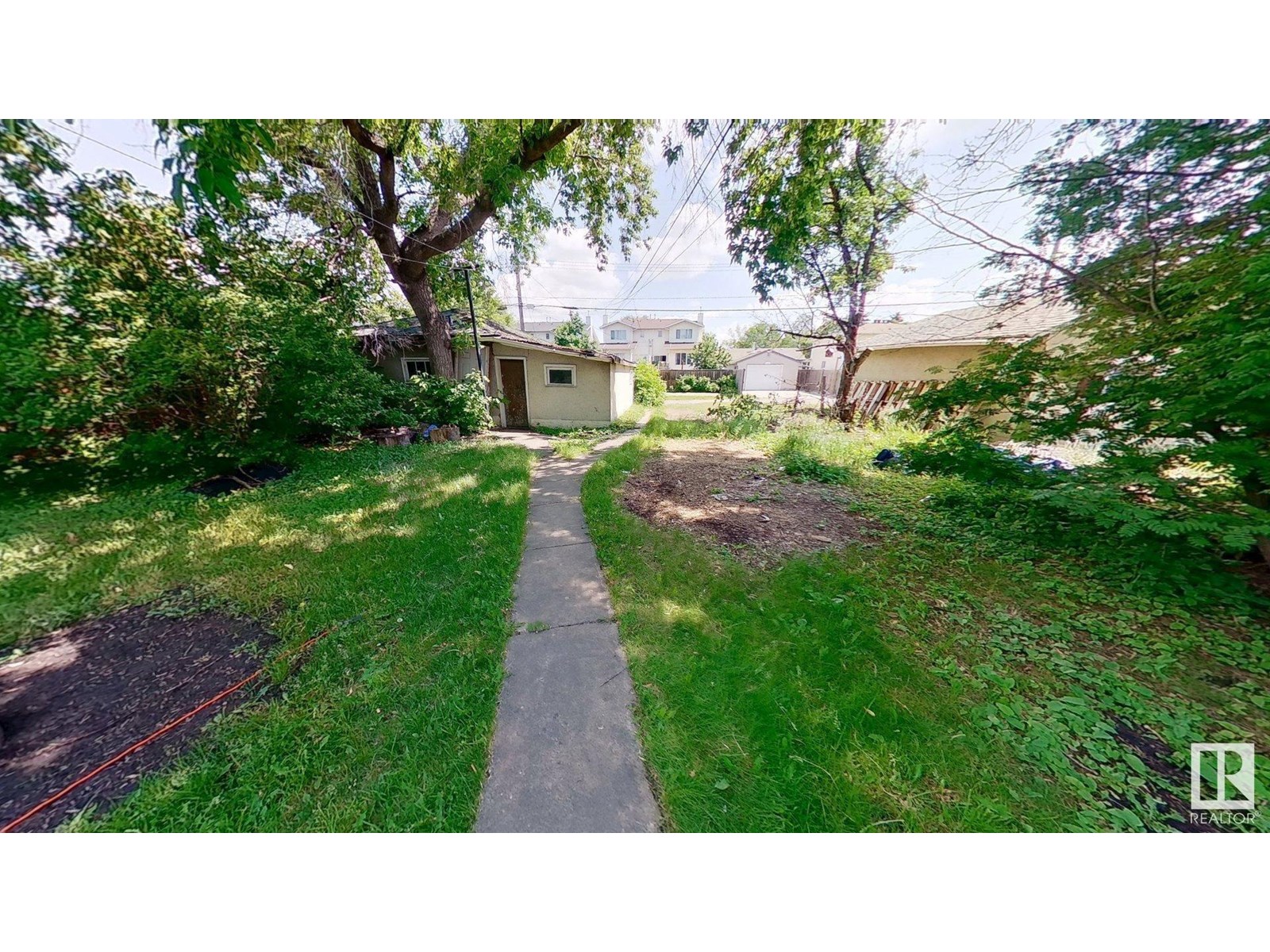 Photo 3 of 11135 Groat Rd Nw, Edmonton AB