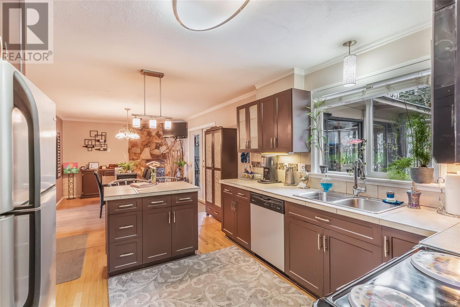 7413 ANDREA CRES - Image 5