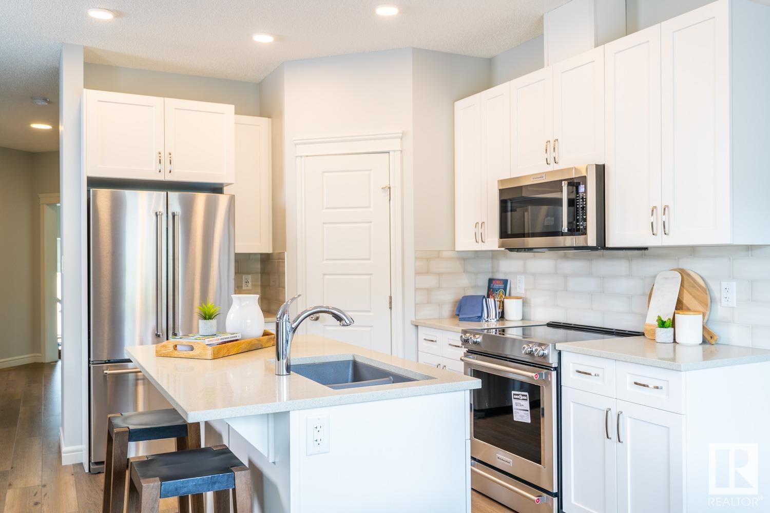Photo 10 of 12119 34 Av Sw, Edmonton AB