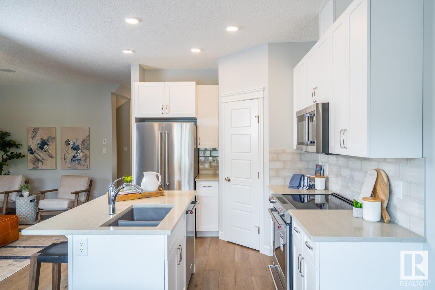 Photo 11 of 12119 34 Av Sw, Edmonton AB