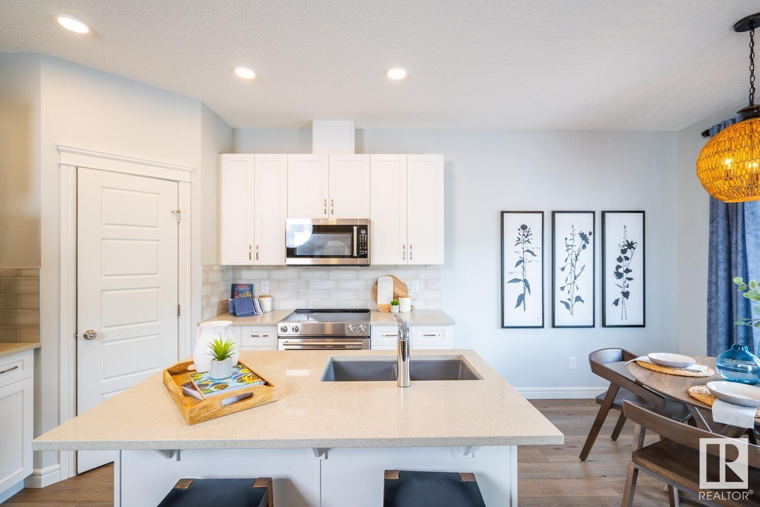 Photo 9 of 12119 34 Av Sw, Edmonton AB
