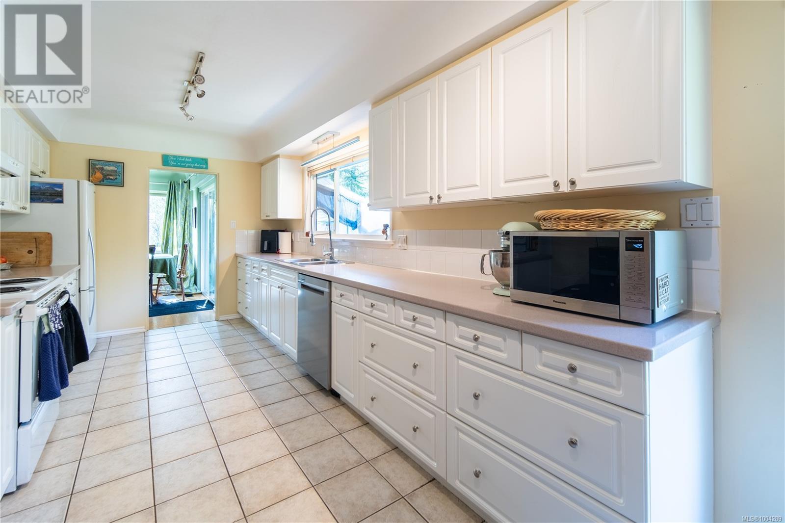 3225 Otter Point Rd, Sooke