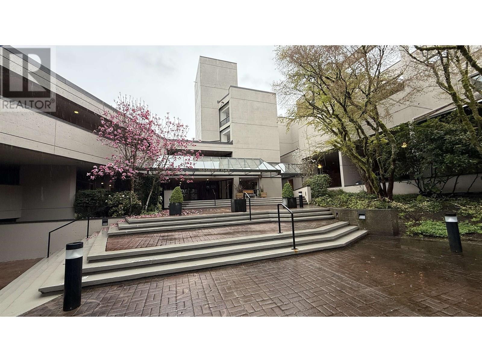 Photo 12 of 512 4900 Cartier Street, Vancouver BC