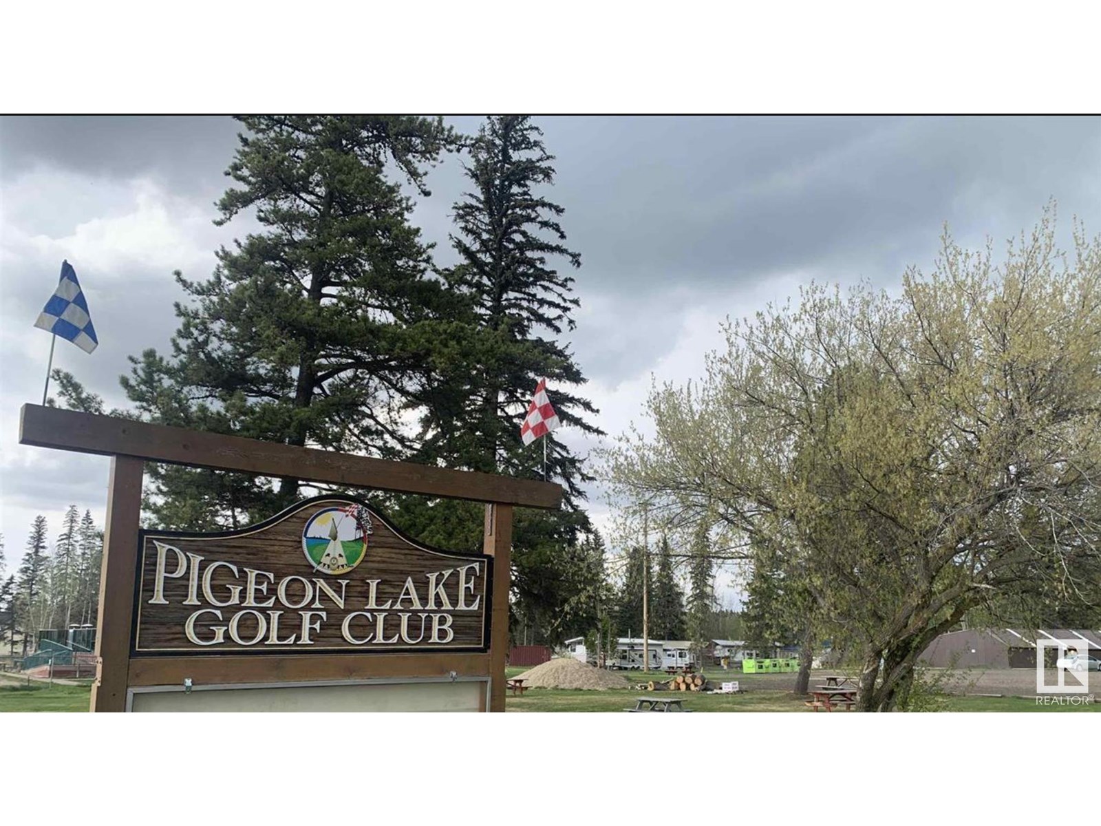 Photo 3 of 6901 51 St, Rural Wetaskiwin County AB