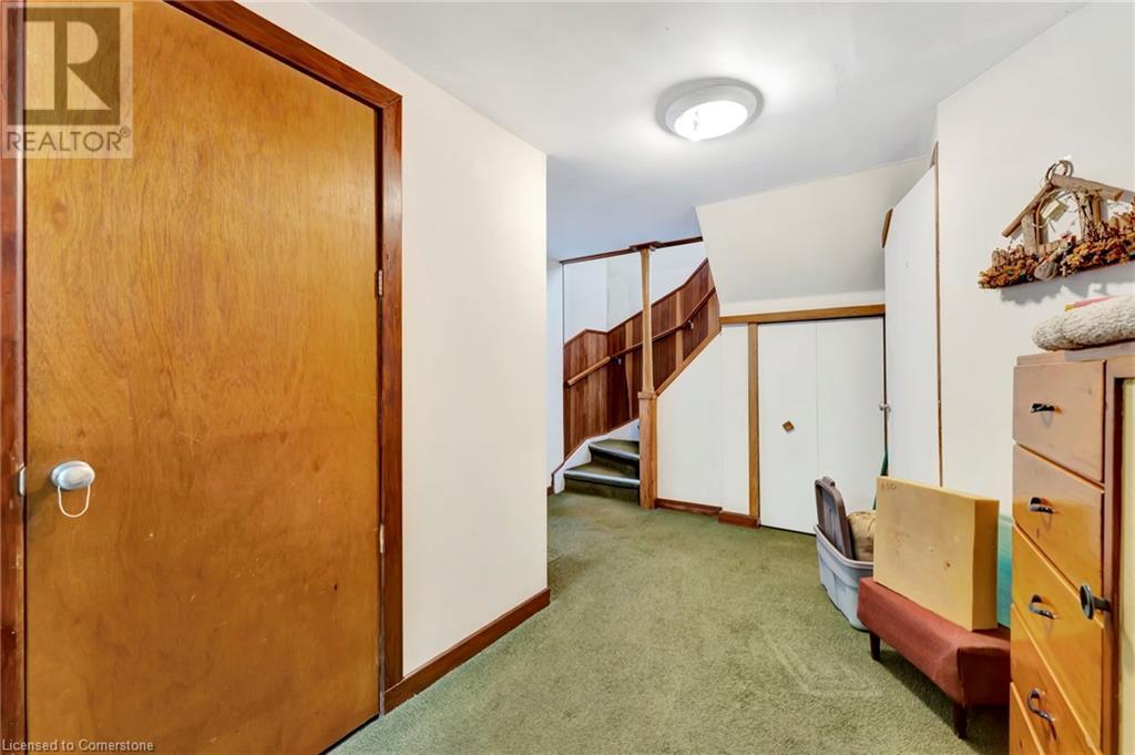 Photo 17 of 429 Norrie Crescent, Burlington ON