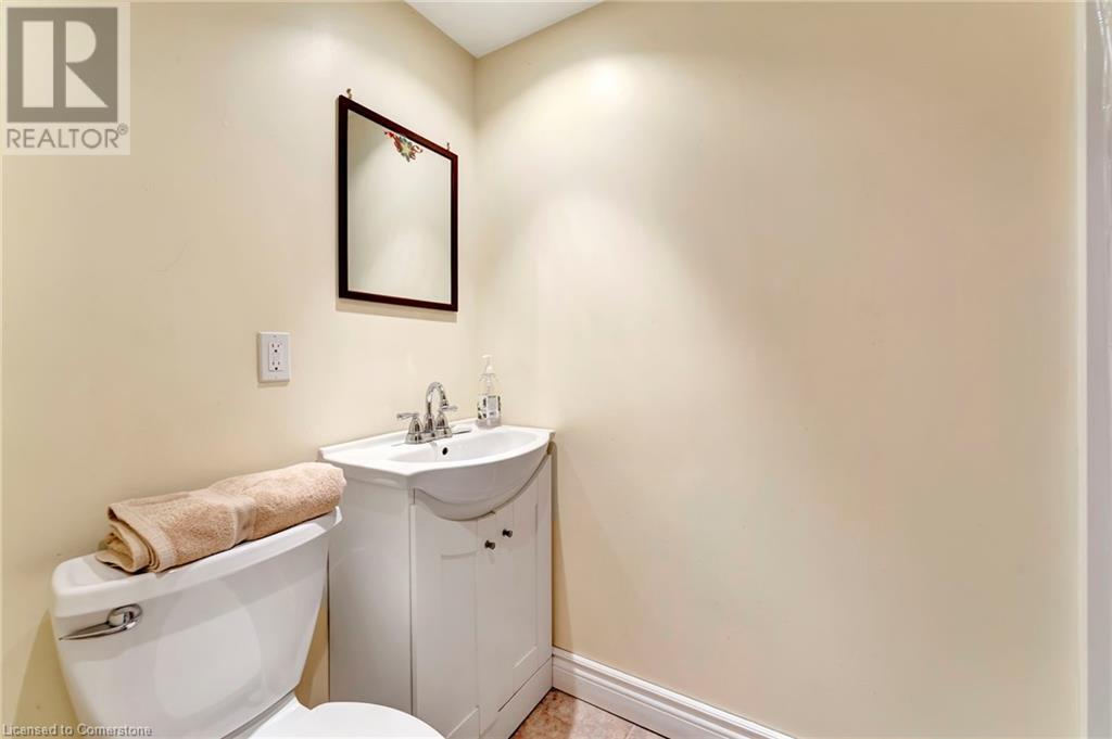Photo 16 of 429 Norrie Crescent, Burlington ON