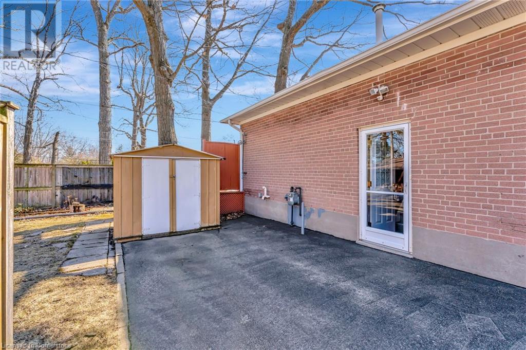 Photo 23 of 429 Norrie Crescent, Burlington ON