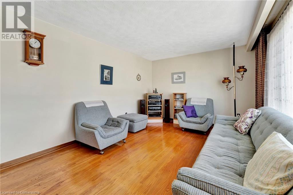 Photo 6 of 429 Norrie Crescent, Burlington ON
