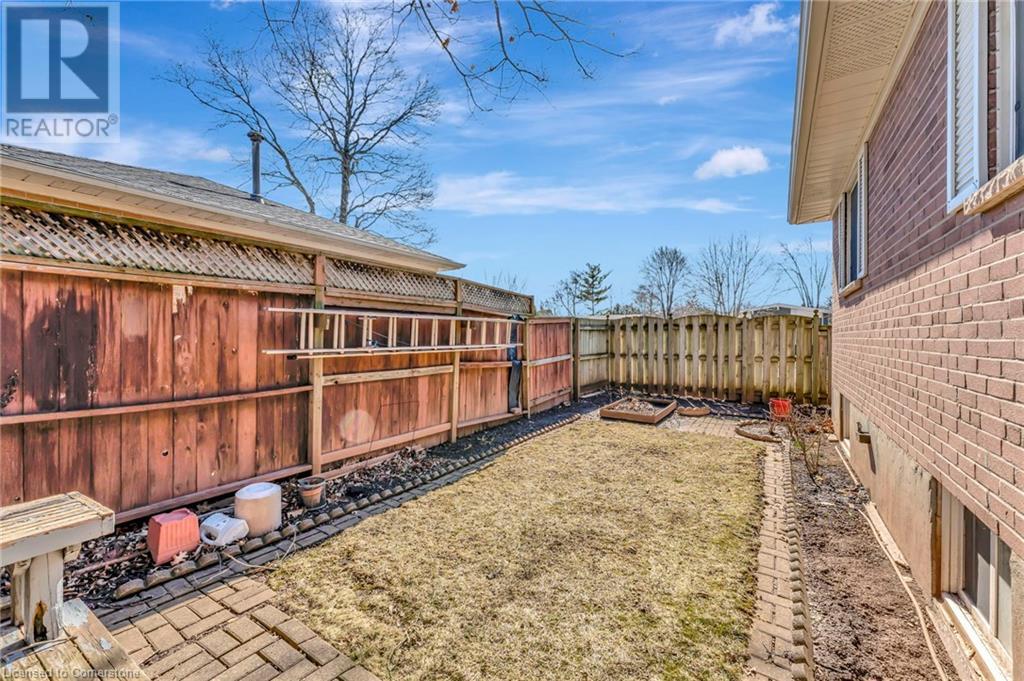 Photo 28 of 429 Norrie Crescent, Burlington ON