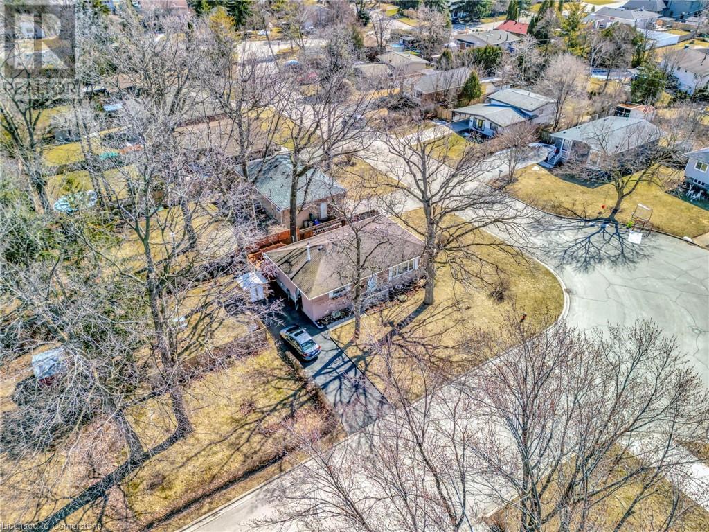 Photo 33 of 429 Norrie Crescent, Burlington ON