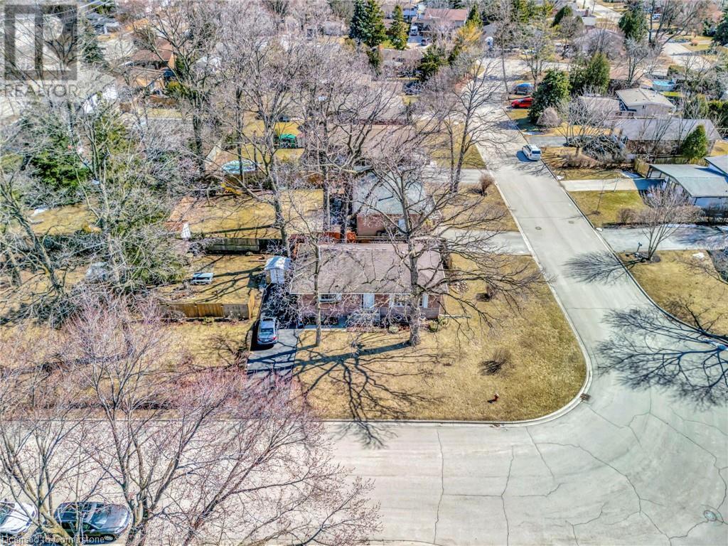 Photo 32 of 429 Norrie Crescent, Burlington ON