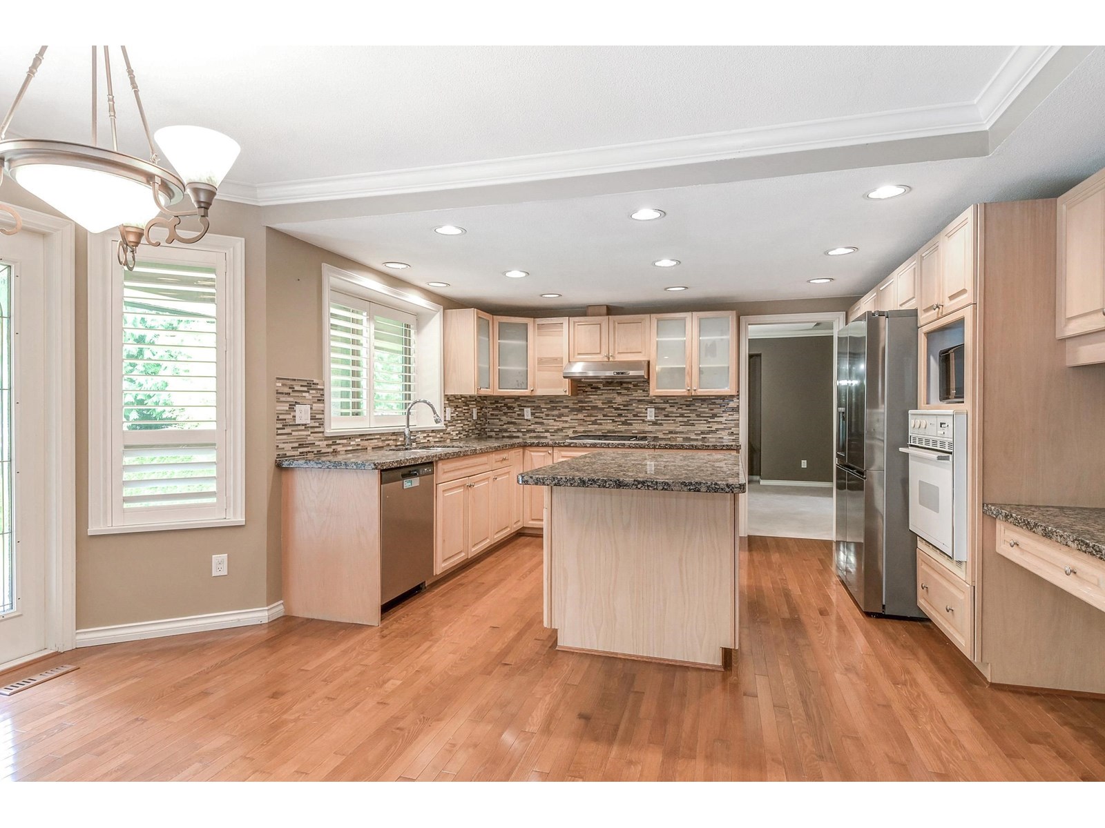 Photo 8 of 12090 57 Avenue, Surrey BC