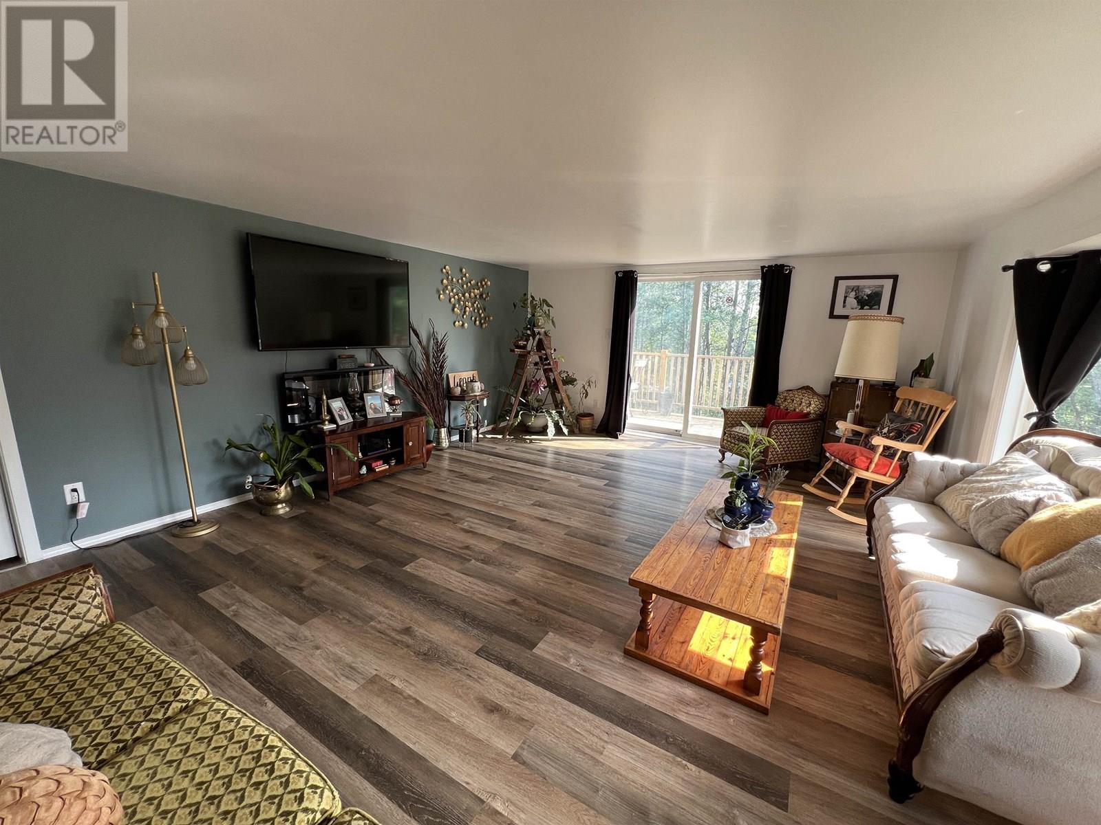 16 WALSH ROAD - 21