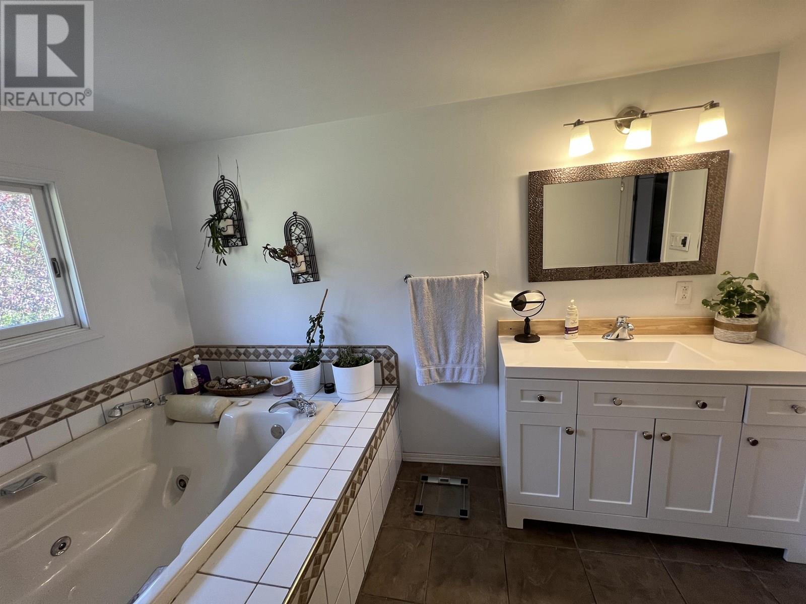 16 WALSH ROAD - 30