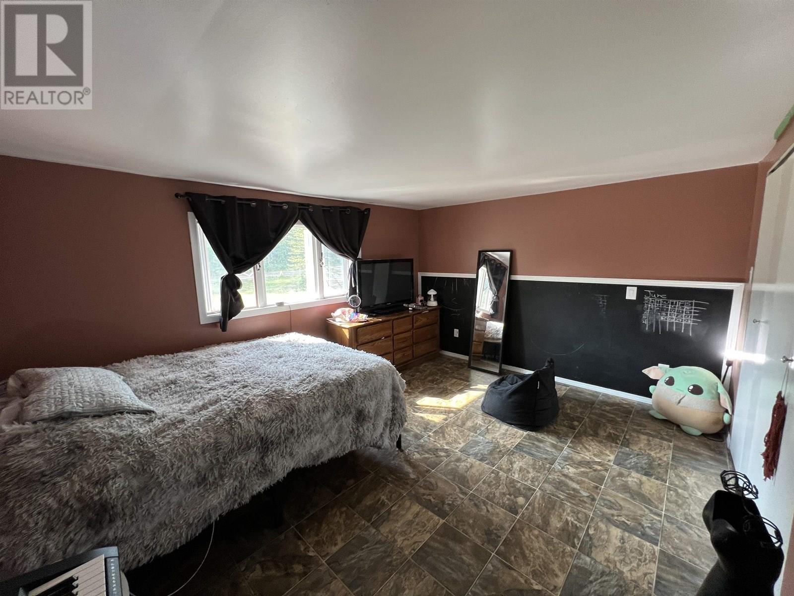 16 WALSH ROAD - 26