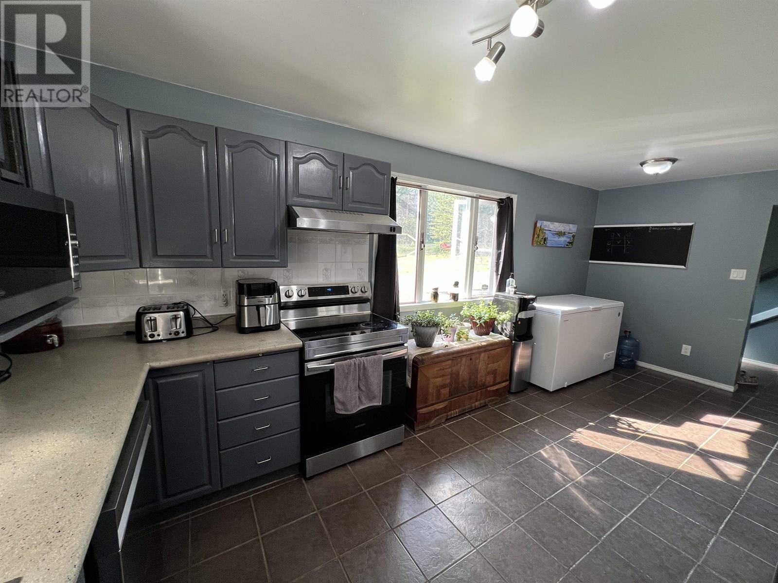 16 WALSH ROAD - 7