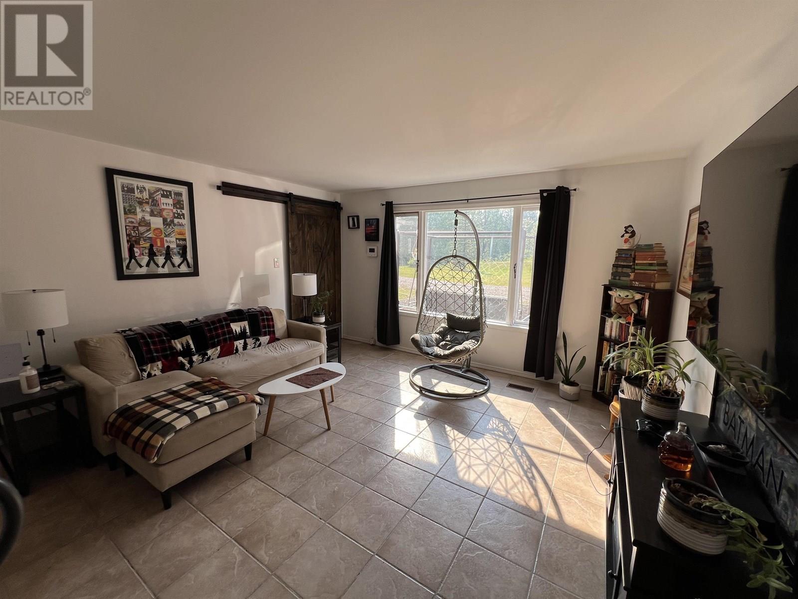 16 WALSH ROAD - 12