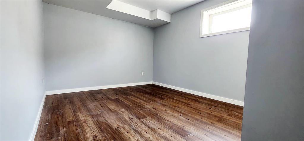 Photo 1 of 110 Hazelton Drive, Winnipeg MB
