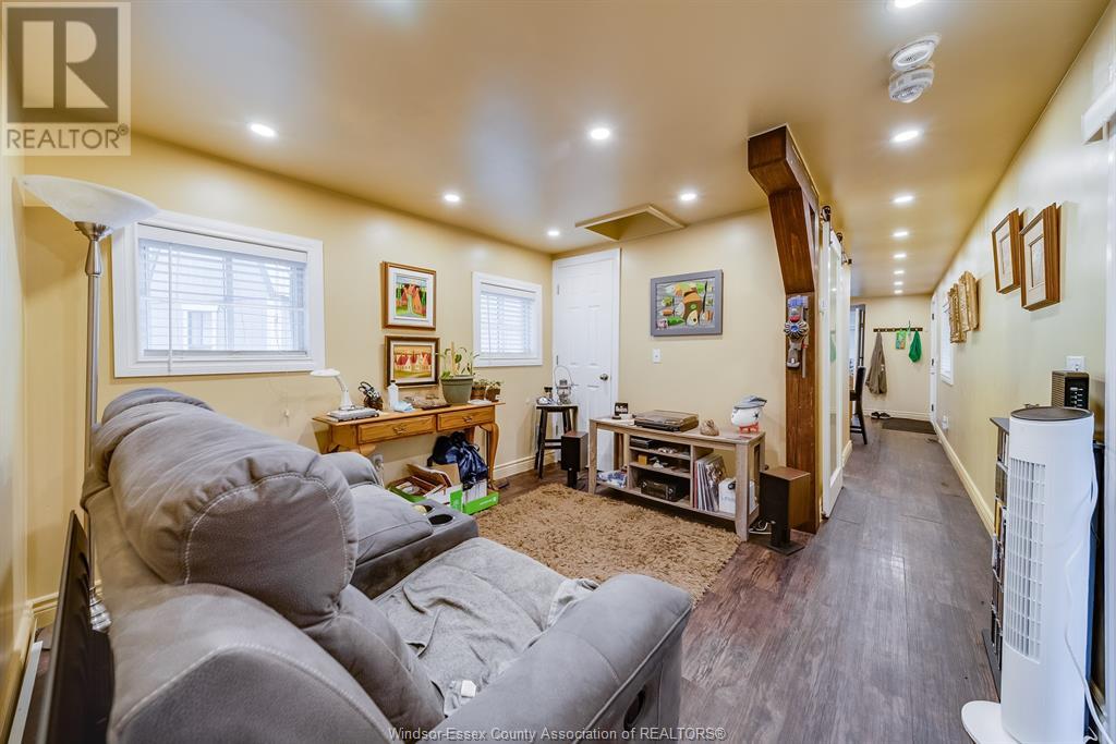 Photo 13 of 200 Steven Court, Essex ON