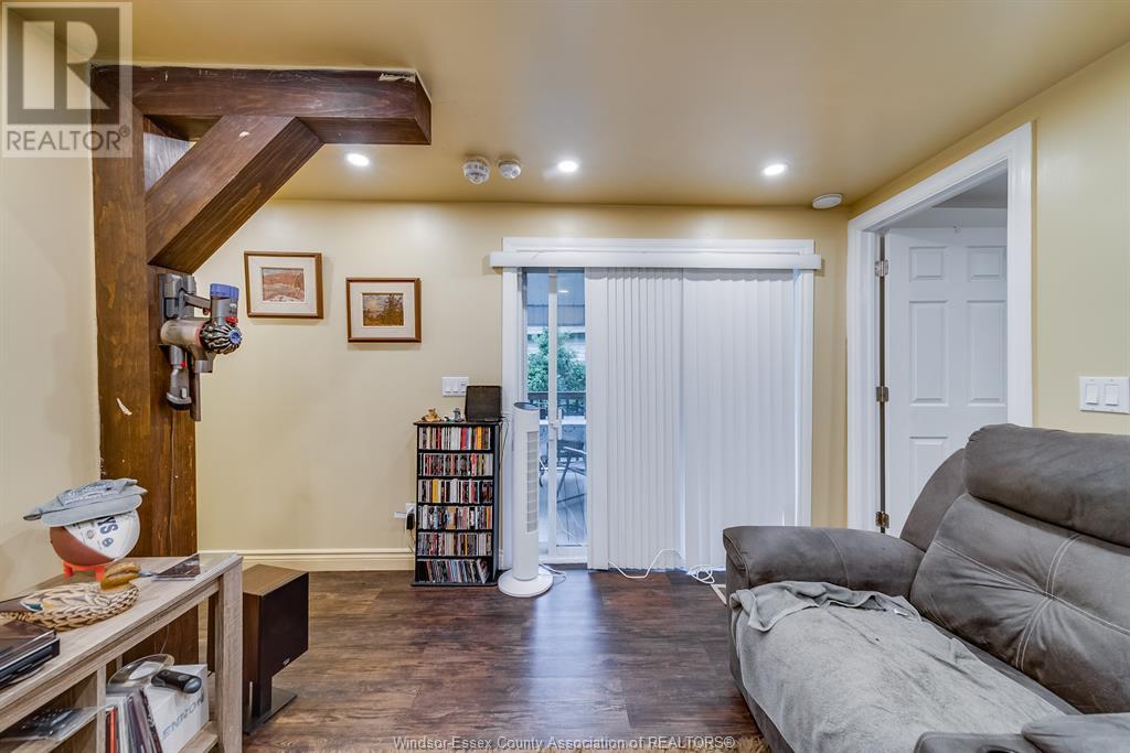 Photo 16 of 200 Steven Court, Essex ON