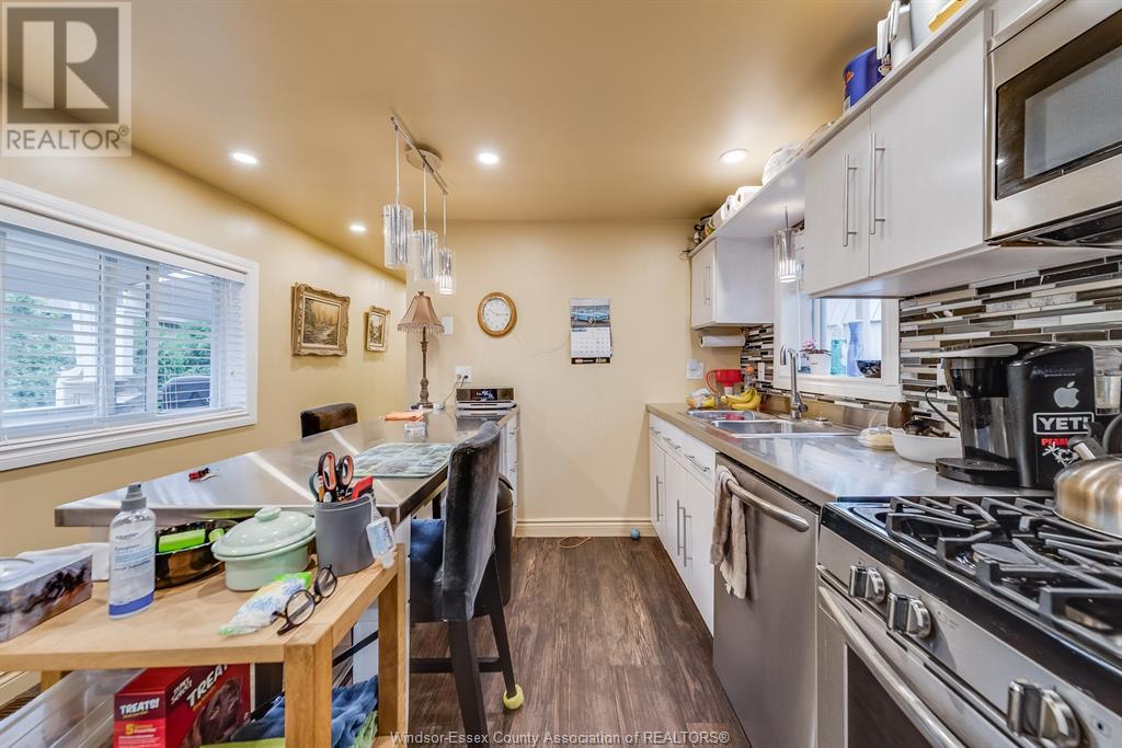 Photo 18 of 200 Steven Court, Essex ON