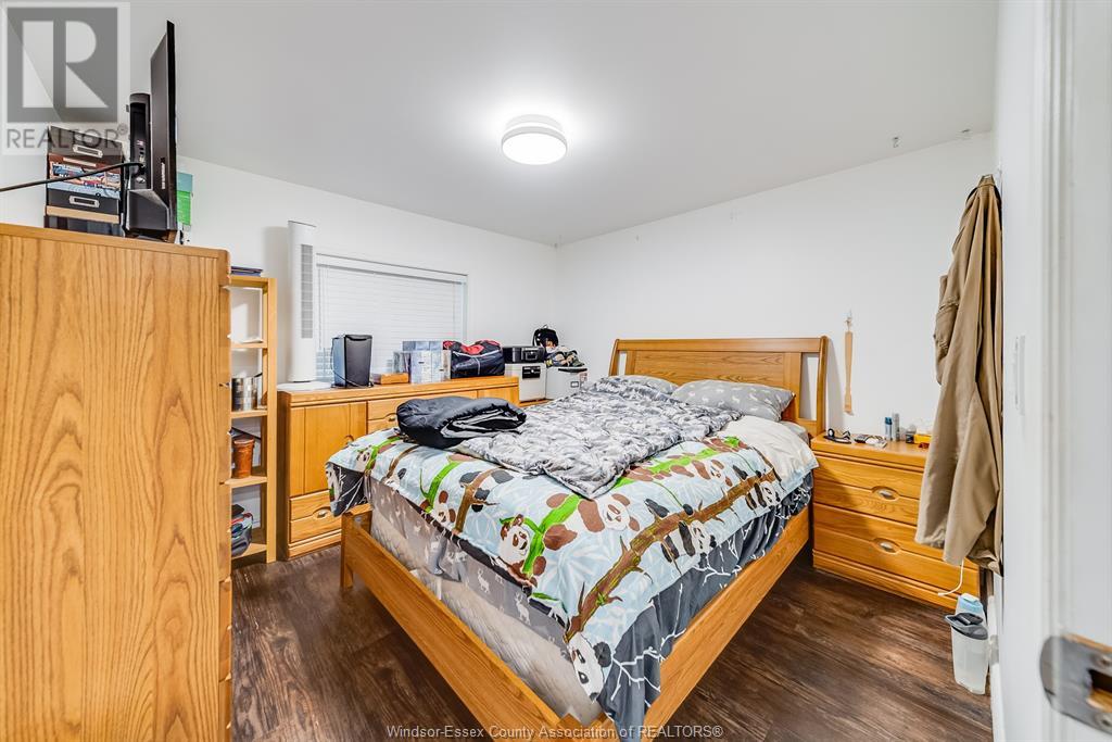 Photo 24 of 200 Steven Court, Essex ON