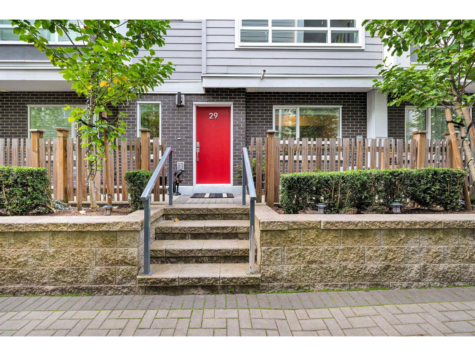 29 19628 55A AVENUE, Langley