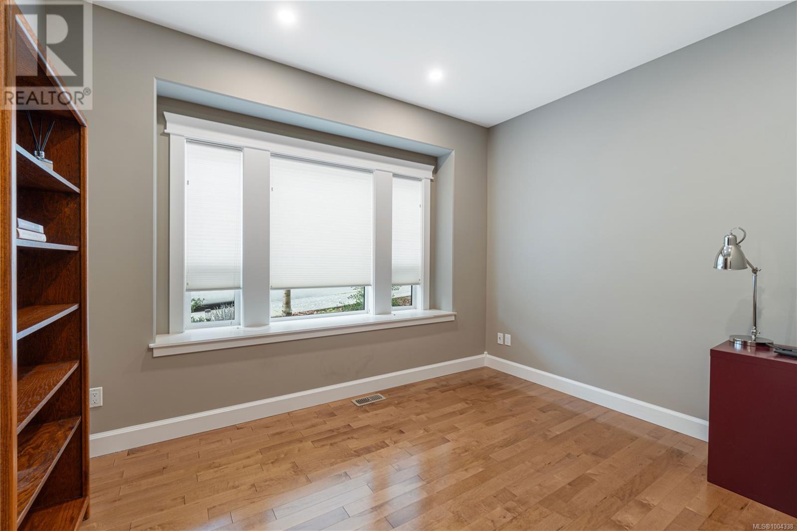 Photo 17 of 5340 Royal Sea View, Nanaimo BC