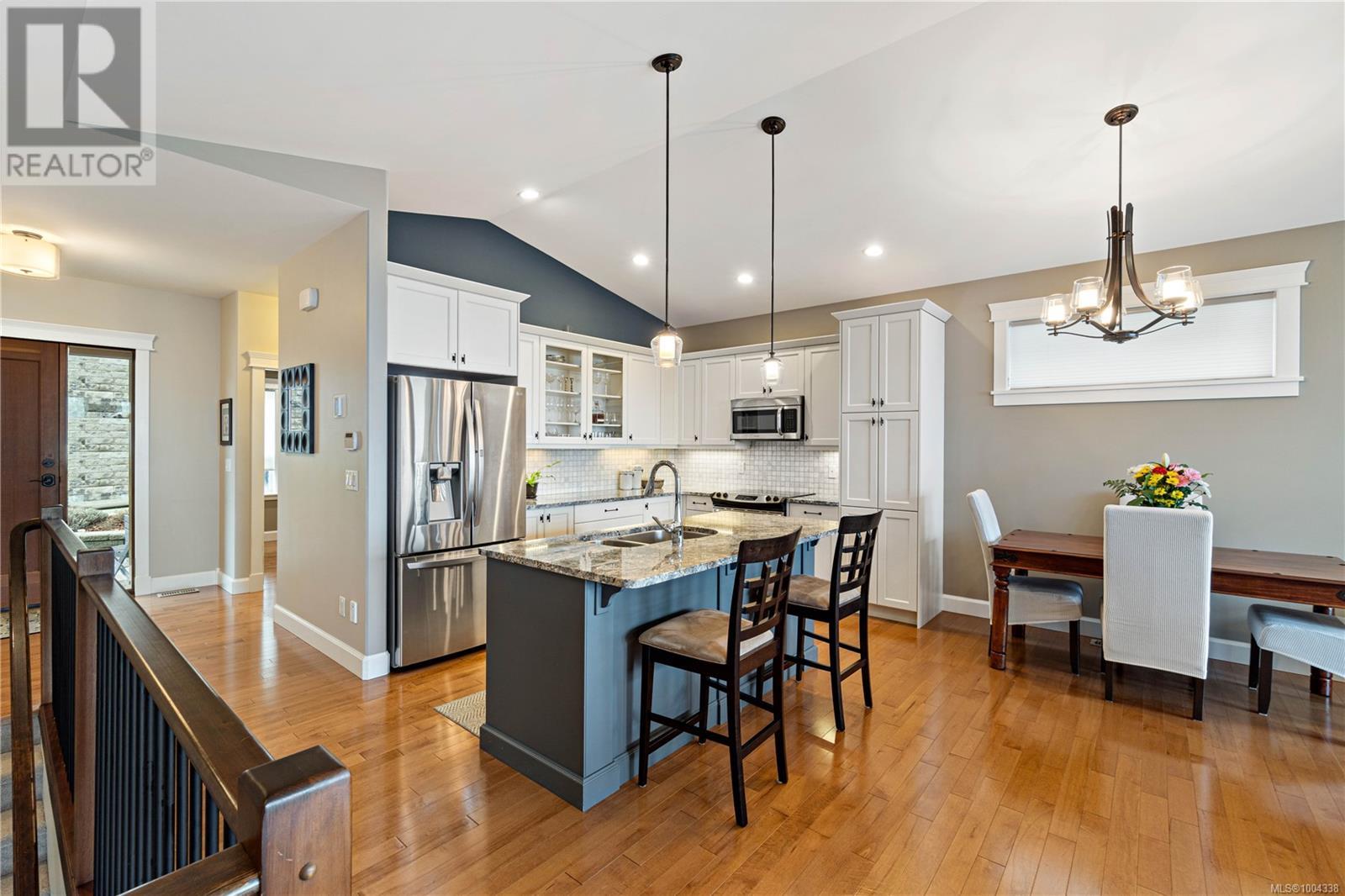 Photo 10 of 5340 Royal Sea View, Nanaimo BC