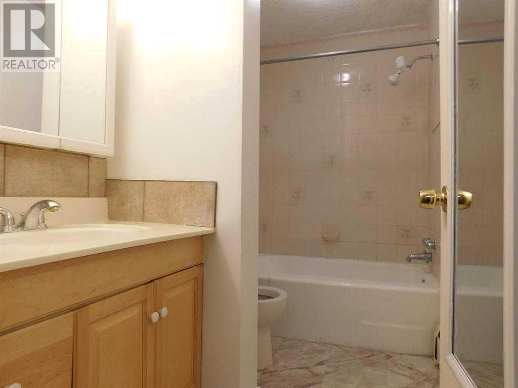 Multi-family House for Sale in   Avenue SW Beltline Calgary 