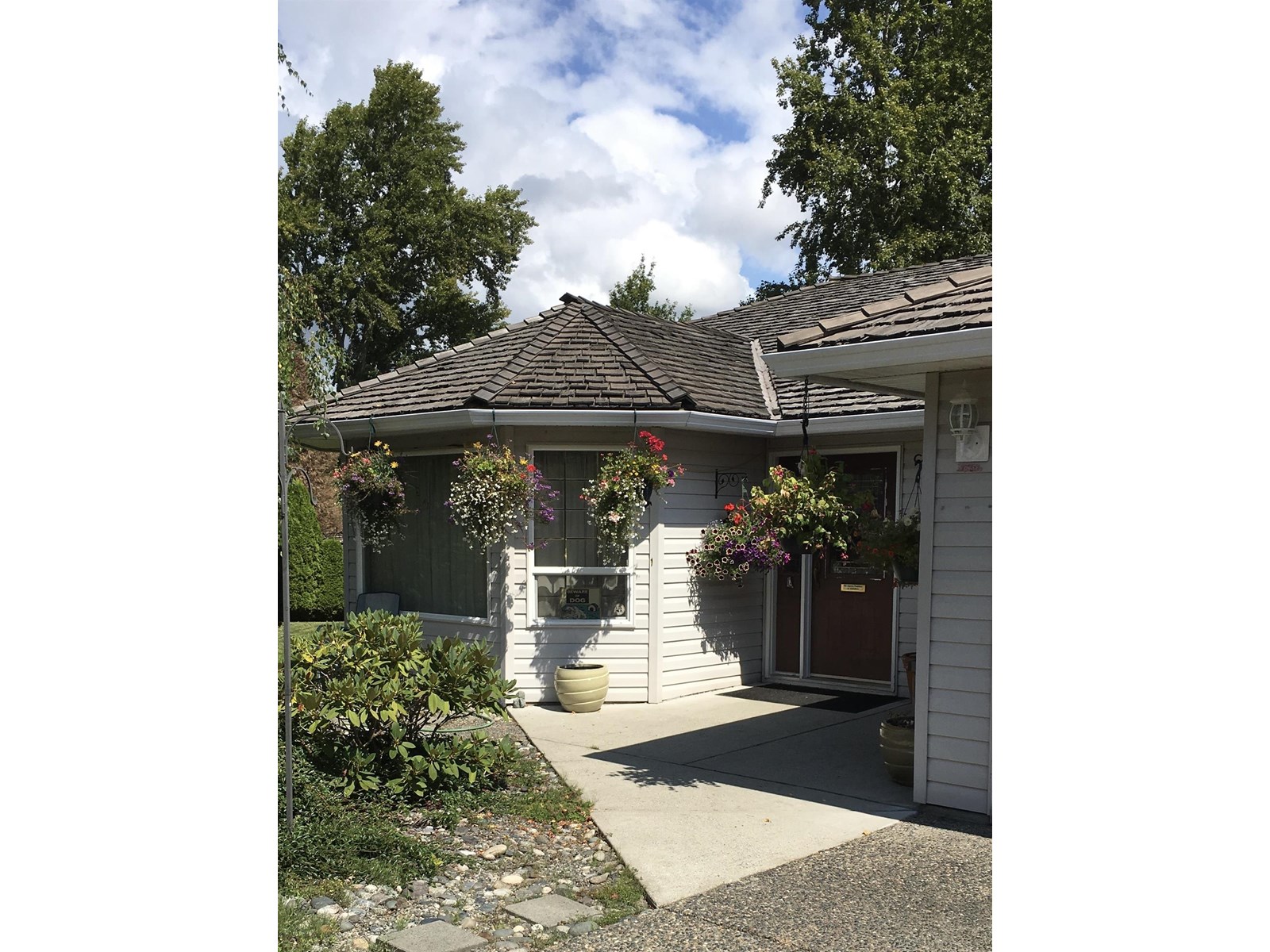 Photo 2 of 1187 King George Boulevard, Surrey BC