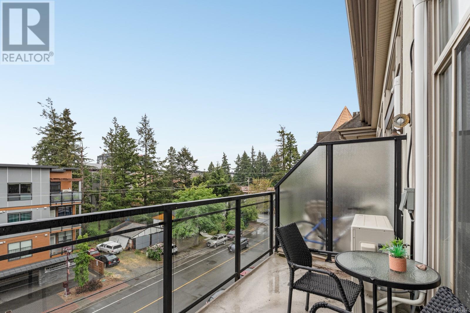 Photo 4 of 407 866 Goldstream Ave, Langford BC